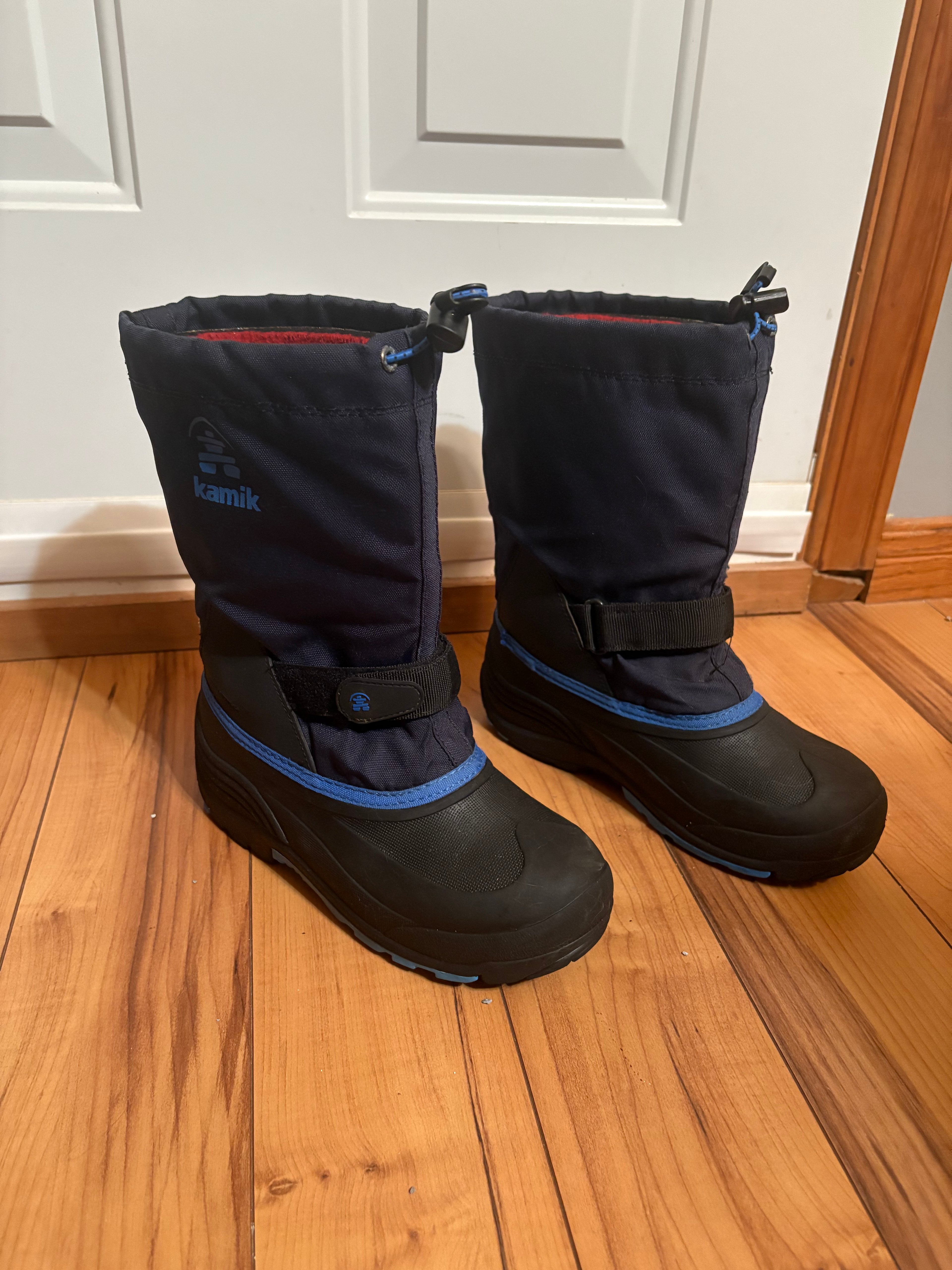 Kamik Black and Blue Winter Boots Boys size 6