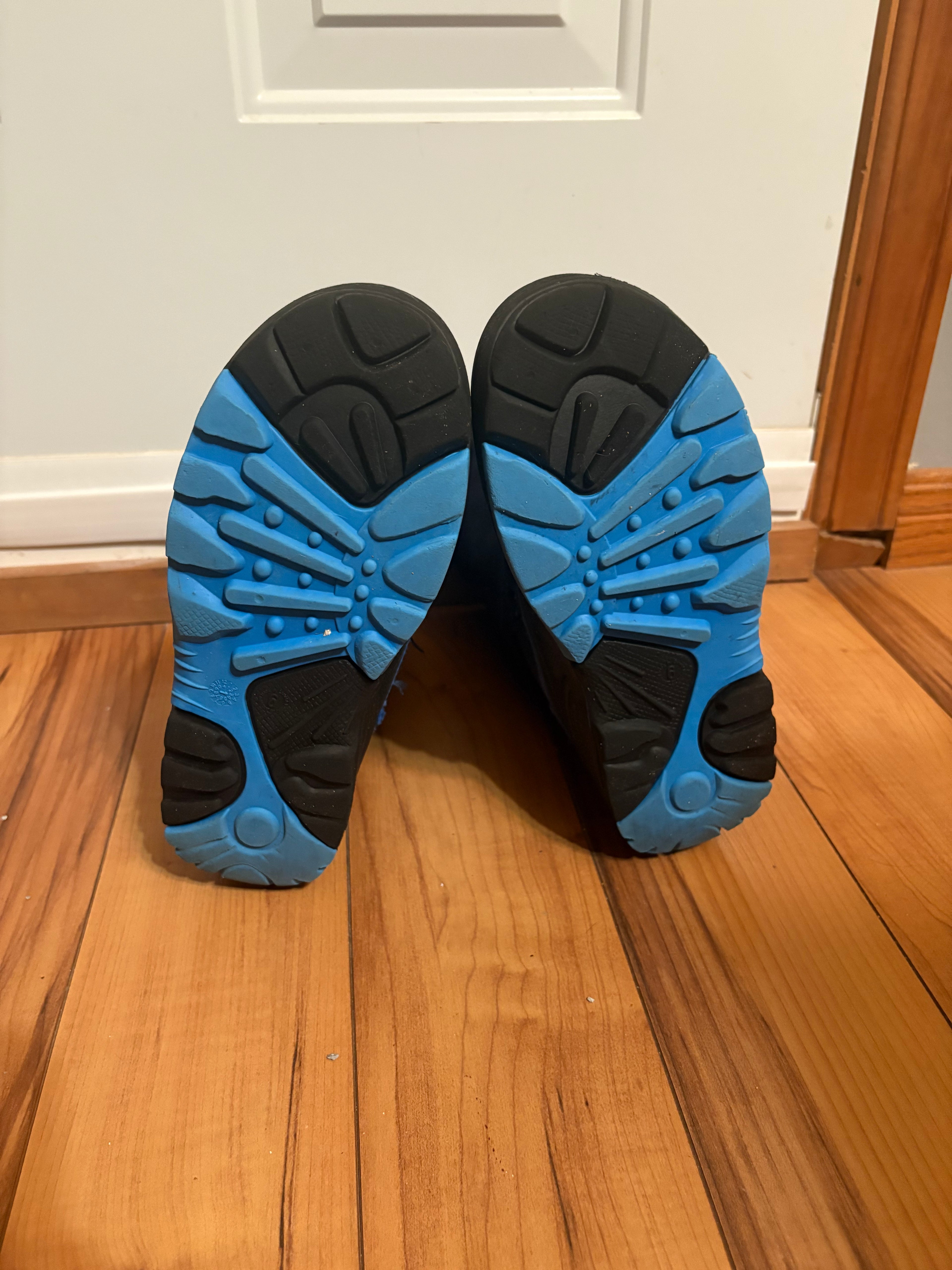 Kamik Black and Blue Winter Boots Boys size 6