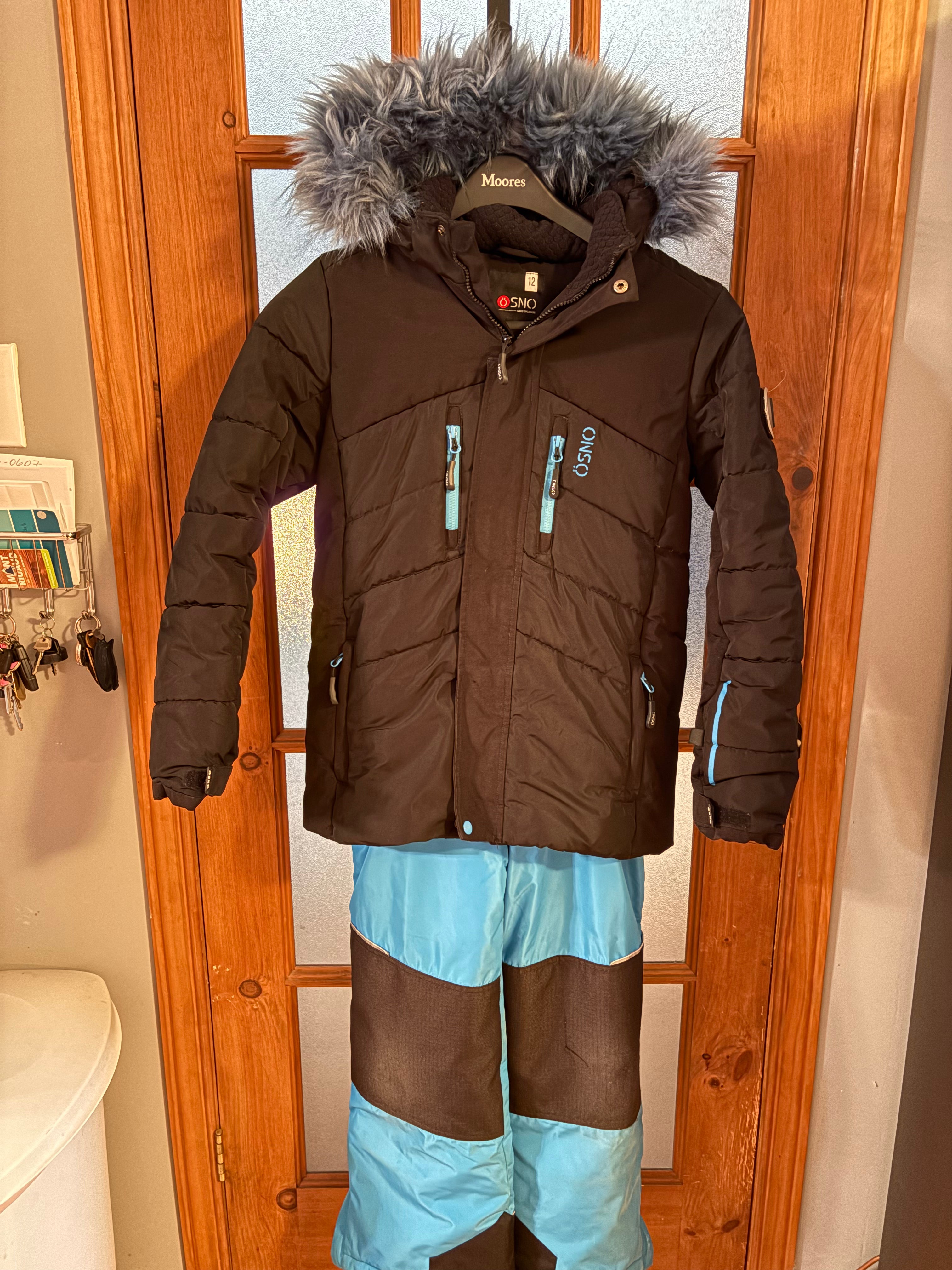 OSNO Luxury Snowsuit Boys size 12 with Blue Fur Hood